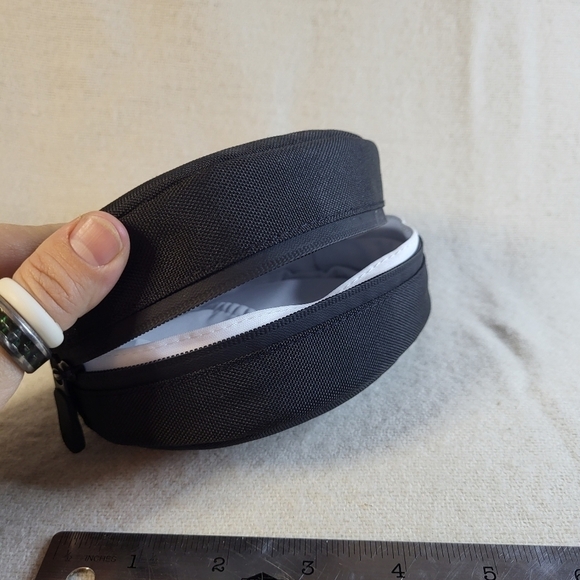 Genuine Beats by Dre Solo2/Solo3 Black/White *Case Only* - Picture 8 of 11